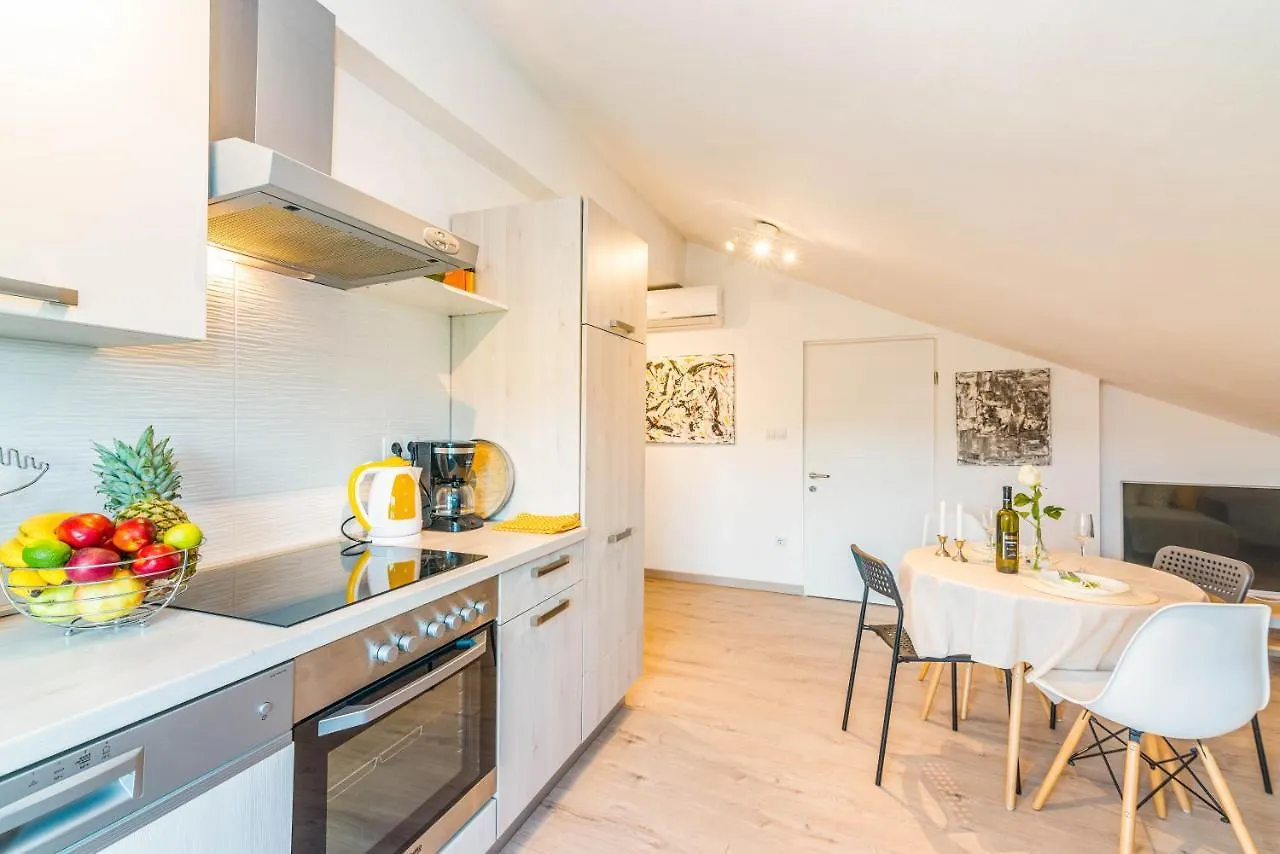 Apartment Egon Malinska